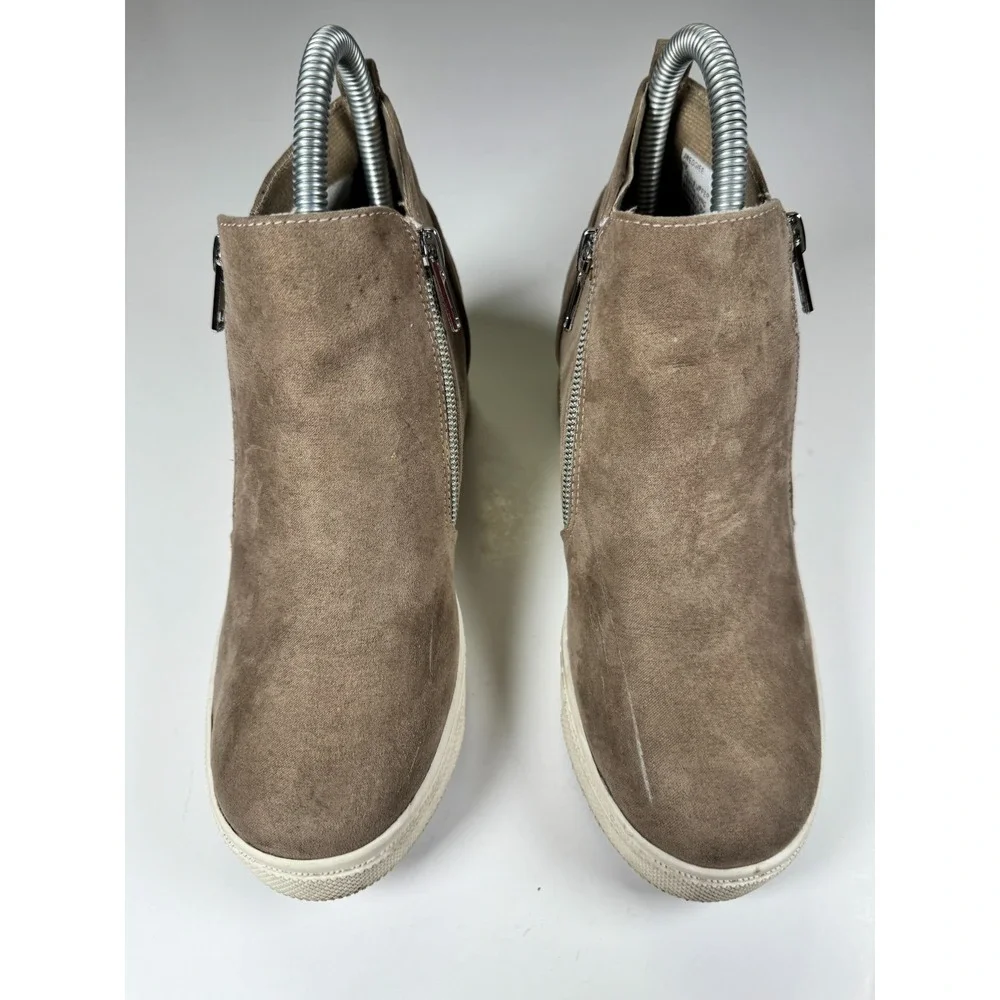Steve Madden Wedgie‎ Girls 4 M Sneakers Taupe Suede Round Toe Side Zip Shoes